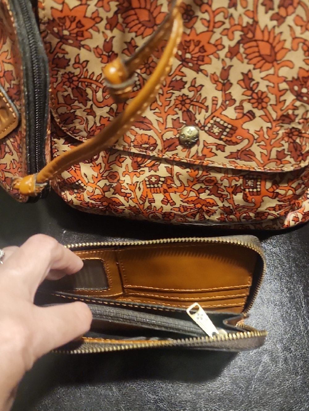 PATRICA NASH Orange Floral Drawstring Bucket Bag with Tan Trim. Wallet Included. - Picture 4 of 10